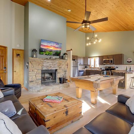 Gatlinburg Mountain Cabin With Hot Tub, Deck And Games ภายนอก รูปภาพ