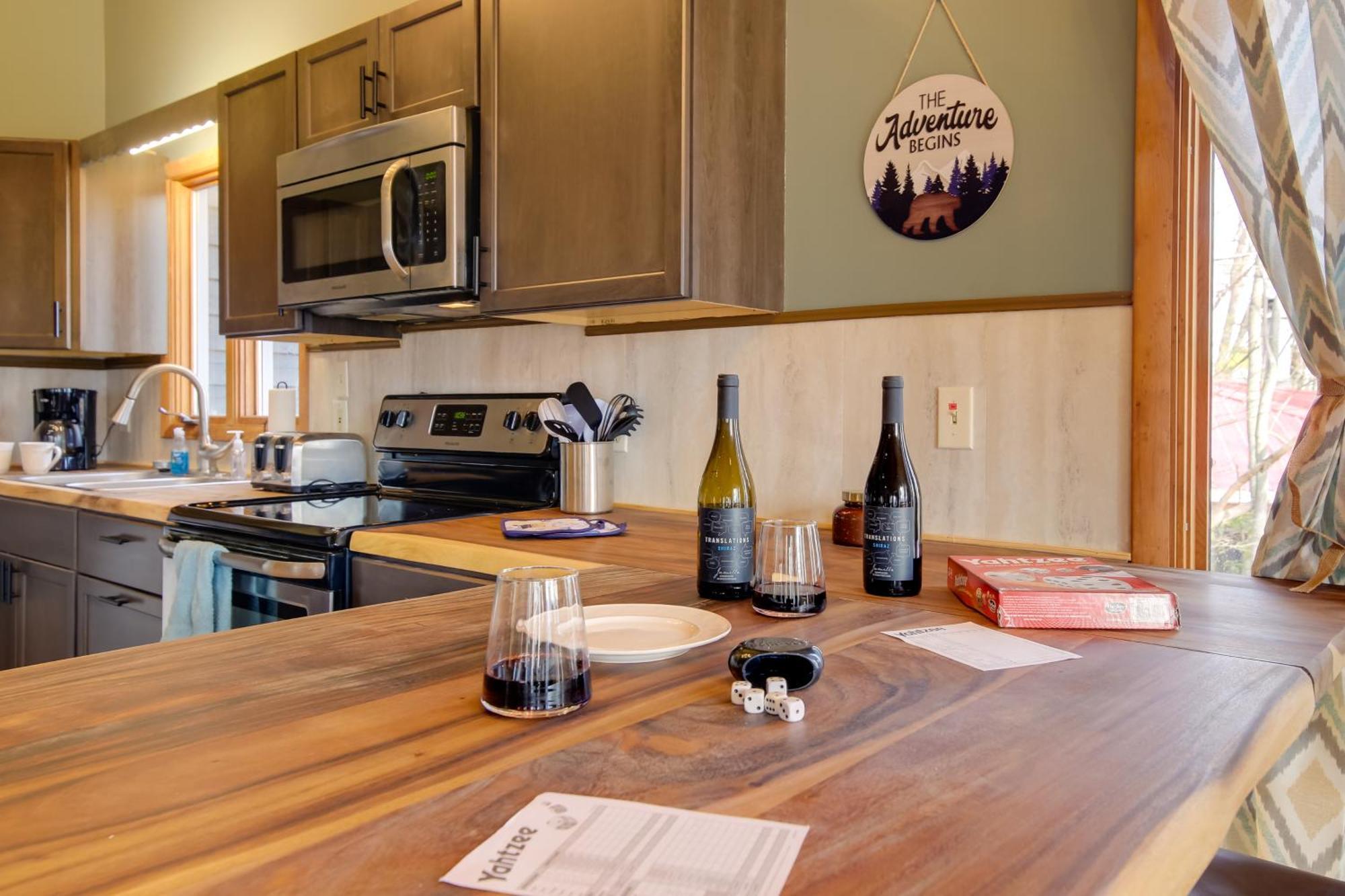 Gatlinburg Mountain Cabin With Hot Tub, Deck And Games ภายนอก รูปภาพ