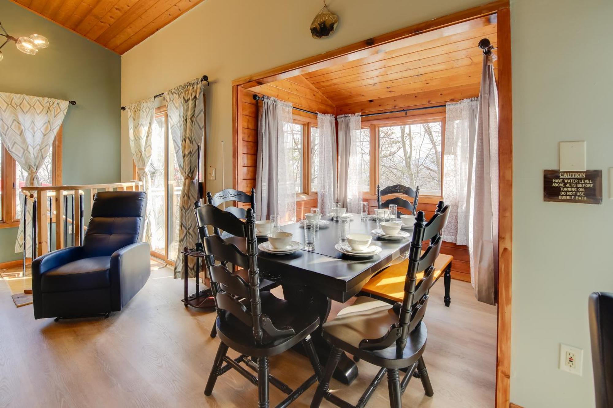 Gatlinburg Mountain Cabin With Hot Tub, Deck And Games ภายนอก รูปภาพ