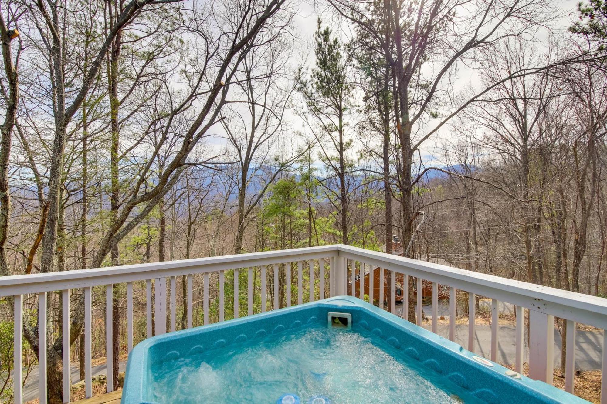 Gatlinburg Mountain Cabin With Hot Tub, Deck And Games ภายนอก รูปภาพ