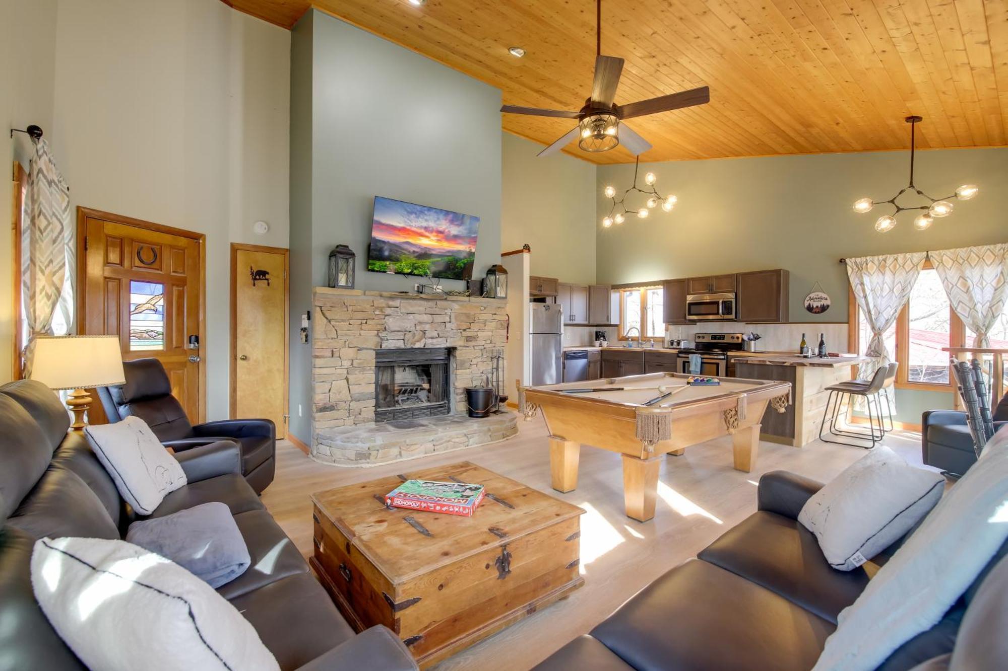 Gatlinburg Mountain Cabin With Hot Tub, Deck And Games ภายนอก รูปภาพ